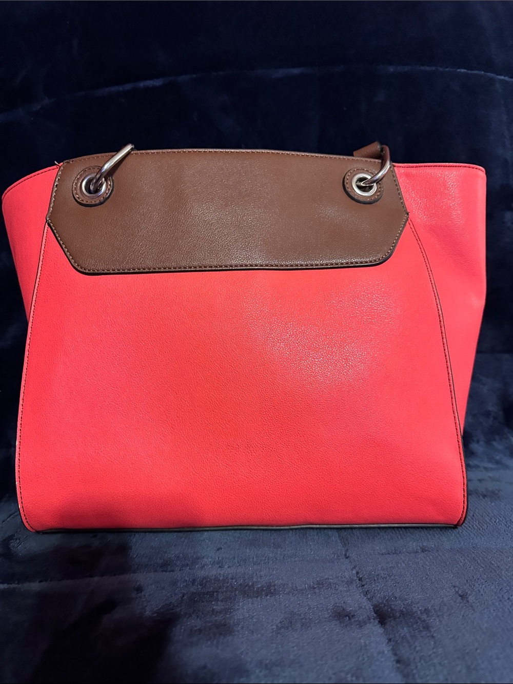 Women’s 3 Bag Bundle: Guess, Dana Buchanan & Chaps - Picture 7 of 16